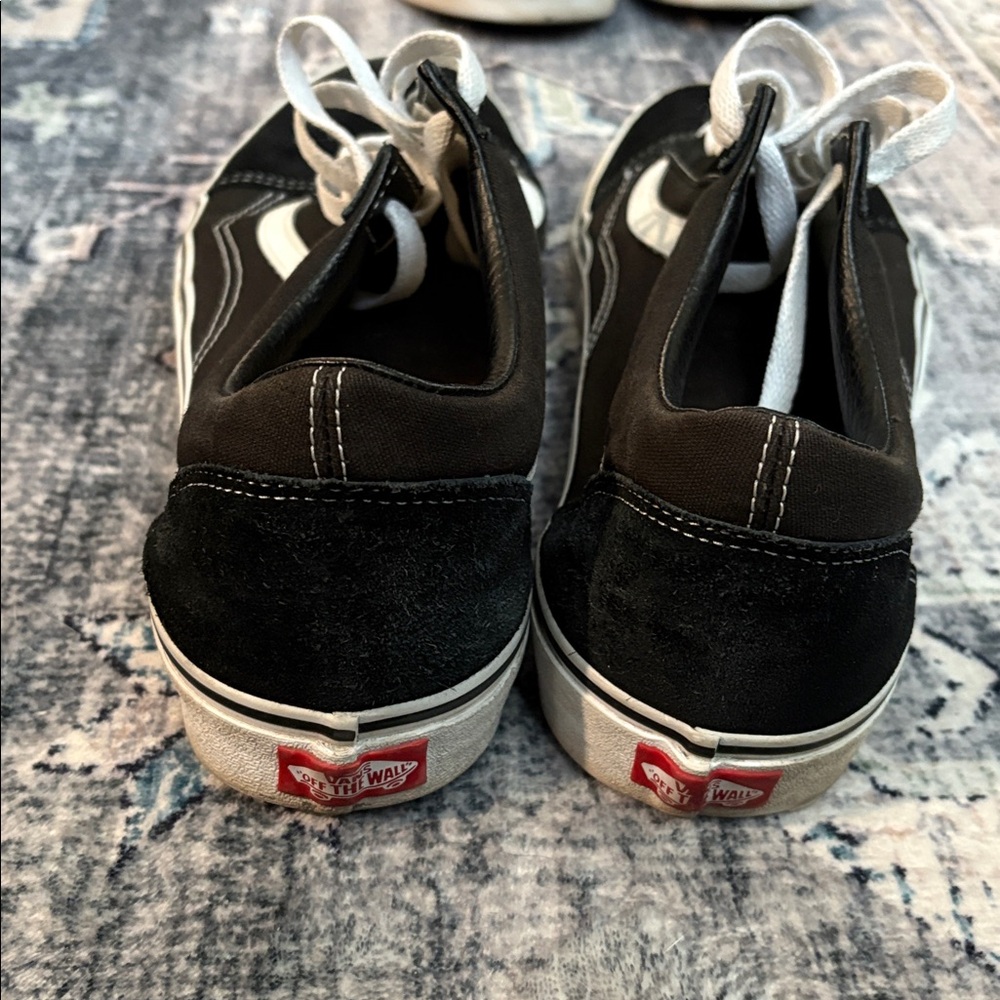 Vans Classic Black and White Old Skool Size 12 Men’s - Picture 2 of 3